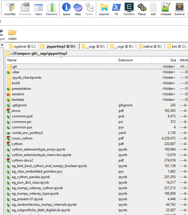 same eg dir shown in xplorer2, icon overlays okay